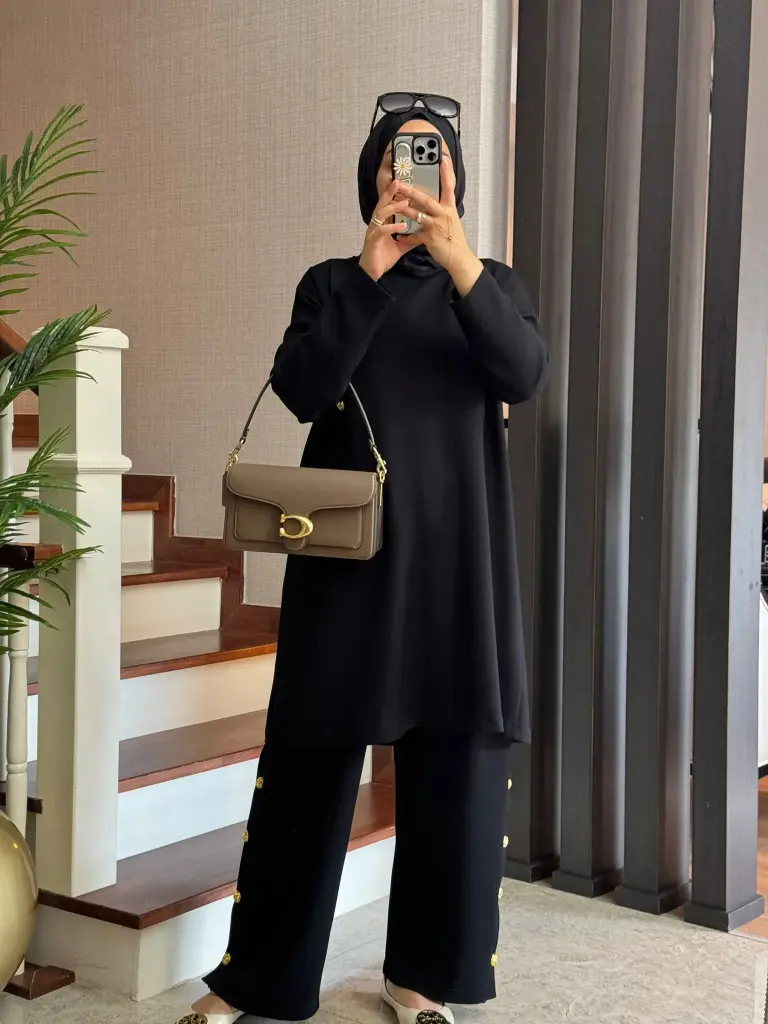 بدلة قطعتين بطم عالجنب