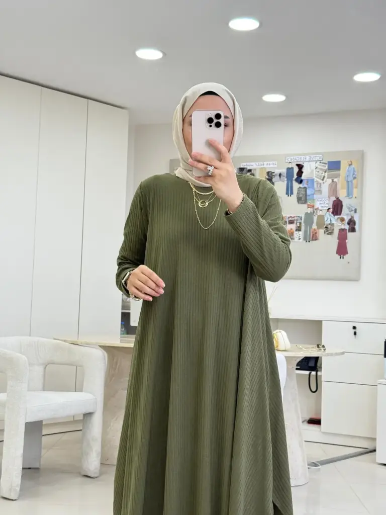 بدلة عملية مريحة 6990